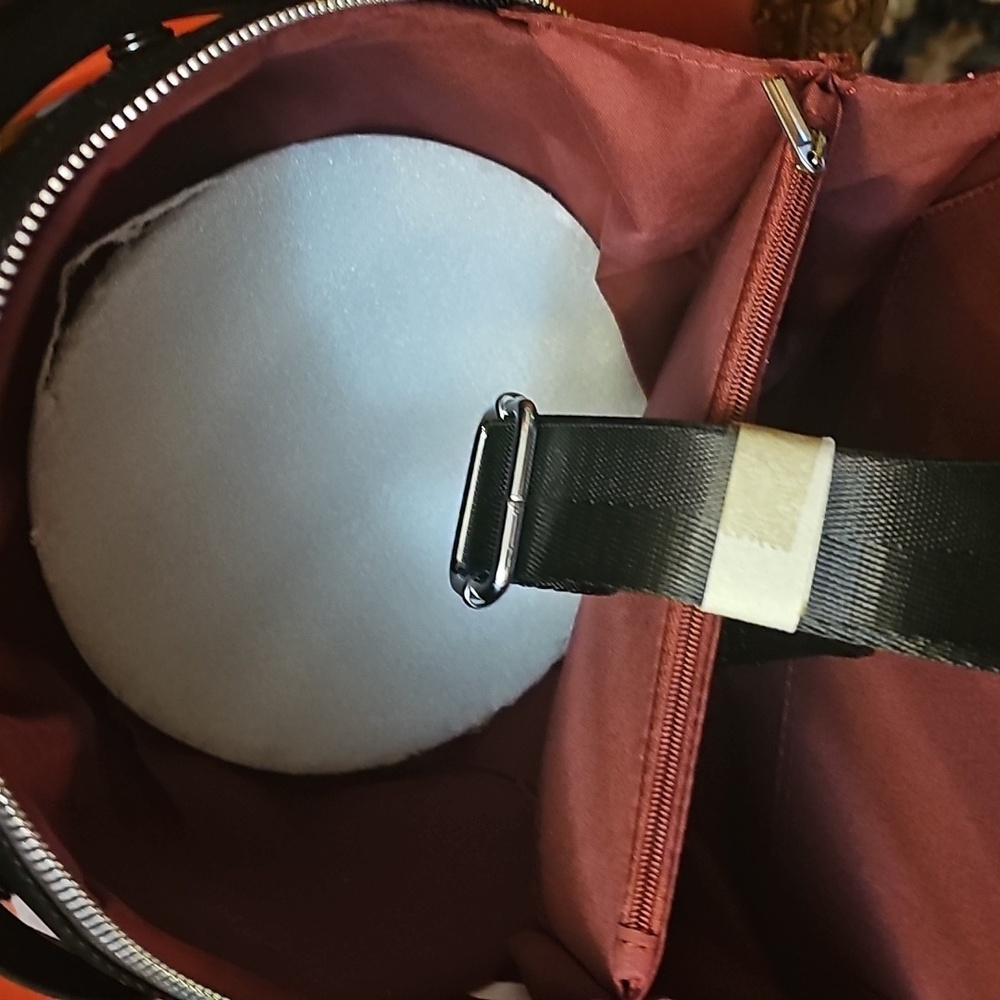 (Purse)Motorcycle Helmet-Inspired Stylish Acrylic Crossbody Bag Red NWT​ - Picture 3 of 5